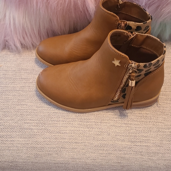 Brown boots - Picture 2 of 3